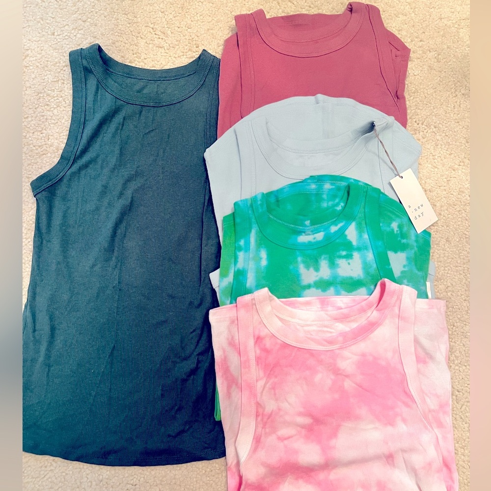 Set of 5 tanks
